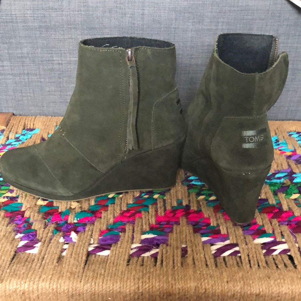 Toms wedge booties